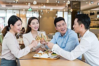 NS版《尼尔：机械纪元》中文预告 机器大战一触即发